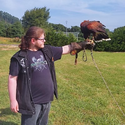 Wolf11724's profile picture. Que puedo decir, me puede el drama, y unos criptobros de mierda no van a poder evitar que siga aquí tocando los cojones.
Bisexual