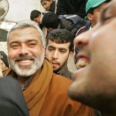 eveterkam's profile picture. bir gün akşam olur biz de gideriz