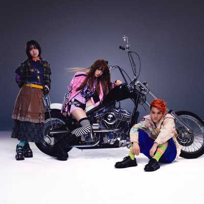 3ピースロックバンド▶Vo./Gt. 蓮月 Ba./Cho. みのり (@minorigaoka_sta) Dr. ボリ(@BORi_BORi_R)▶お問い合わせ(brandysenki.official@gmail.com)まで