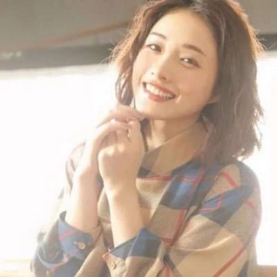 y02L1a0yv04cKm's profile picture. 