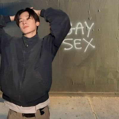 tangkapaparat's profile picture. no gender just banger