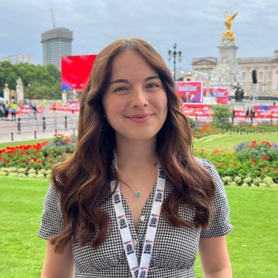 Planning producer @SkyNews 📺 | @nctj_news Student of the Year 2023 | grad @lmhoxford 🇪🇸🇩🇪 | got a story? eve.bennett2@sky.uk