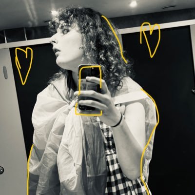 Acc to keep up with #paramoretwt!! also occasional rambling on gender lesbianism autism etcetc and trains. 💕 my moots