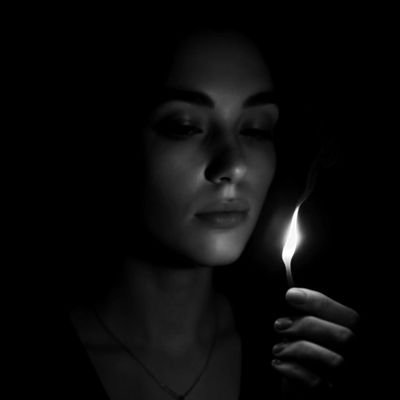 چرک نویسهای من|
اما تو را قضاوت نکردم که میدانستم تحملِ زن بودن، از تیترهای جراید هم تلختر است ...