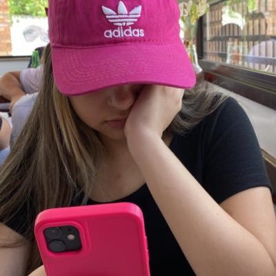 todo dia eu acordo e lembro que eu sou eu e isso me deixa automaticamente feliz
