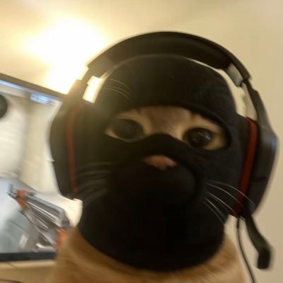 eeyyan_'s profile picture. damn