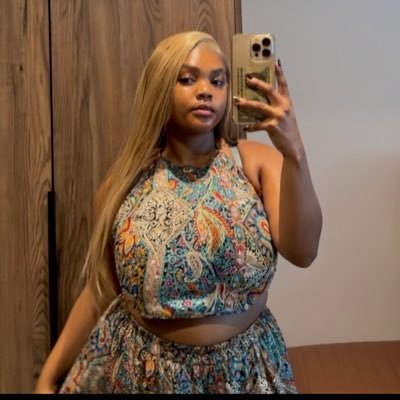 Ndiyintombi ezithandela nje mali || Gold Digger || Only answers dm nge vula mlomo💰