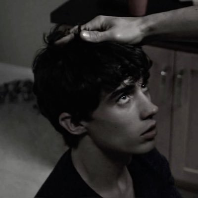 viciousinbara's profile picture. peitos grandes de homens