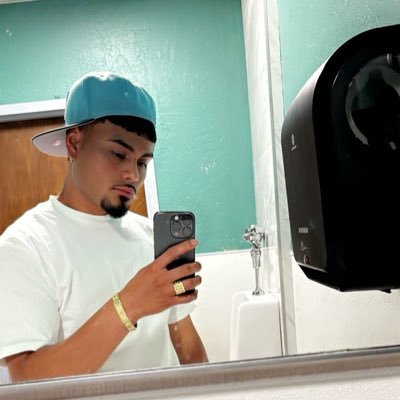 Alex_G802's profile picture. 22