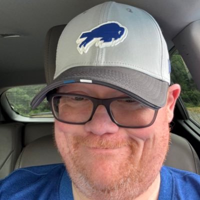 One's effort is reflective of their interest in you. Un-wavering Red Sox fan and follower of all things baseball! #dirtywater #letsgobucs #billsmafia #sabrehood