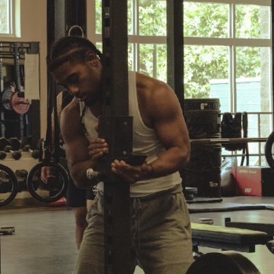 Safety @chabotfootball Juco in NorCal || DM for recruiting || #Gladiatorbuilt || 5’10in || 195lb || Freshman || 27’ || Email: penitaufapahulu@gmail.com