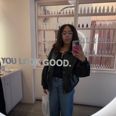 avawolli's profile picture. 