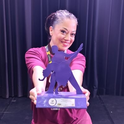 Bailarina, coreógrafa e mãe da Valentina e do Felippe 😍
Americana - São Paulo
Instagram: @pamelammascara