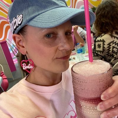 #MJFam |NavyVet🇺🇸 #BTTF Nerd|212lbs⬇️80lbs | FitJunkie | Designer 🎨 #GirlInMadden12 |80sNerd |FitnessOnIG |Astros| Game Design Artist |Austin FC| SNHU ‘25