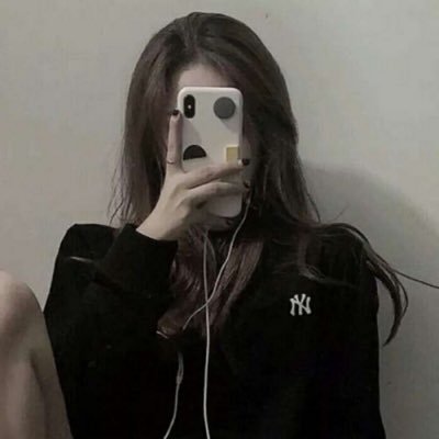 4c8HTY19M517C3's profile picture. 