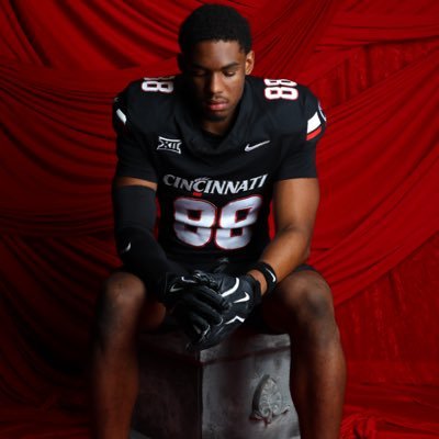 DSpoon_14's profile picture. TE @GoBearcatsFB