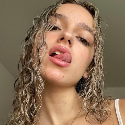 ❤️Cuenta de sorpresa extraordinaria . Me encanta vivir , animales , muy observadora Muy directa .No MD ⛔️No porno ⛔️🔞Mi corazón es 🤍