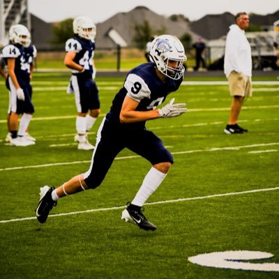Class of 2028 | 6’2” | Bench: 220 | Squat: 320 | Clean: 210 | 40: 4.83 | 5-10-5 | 4.52