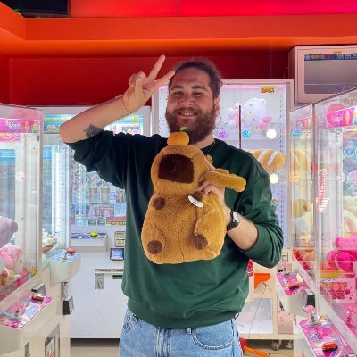 foreveraltf4's profile picture. Viking nerd monke, father of 2 cats, desperate Lakers Fan