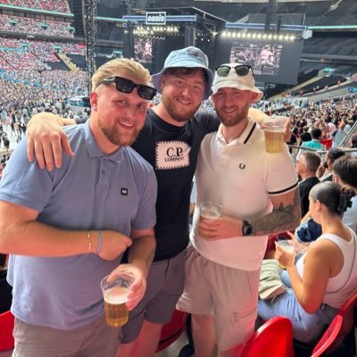 _AGSM5's profile picture. AFC Wimbledon & England🏴󠁧󠁢󠁥󠁮󠁧󠁿 | UFC