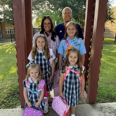 Daddy to McKinley, Meredith, Madilyn and Masyn - Husband to Jordan - Special Education Teacher / Offensive Line Coach @ Pascagoula High School.