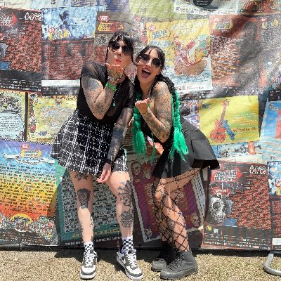 Mountains & Mosh Pits. Metal. Traveler. Indigenous. Cat mother
Just venting & bitching & talking to the void like everyone else āØ
