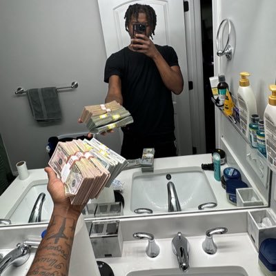 247scorin's profile picture. FOREVER STANDING ALONE #FreeDem5s  ig themekhib