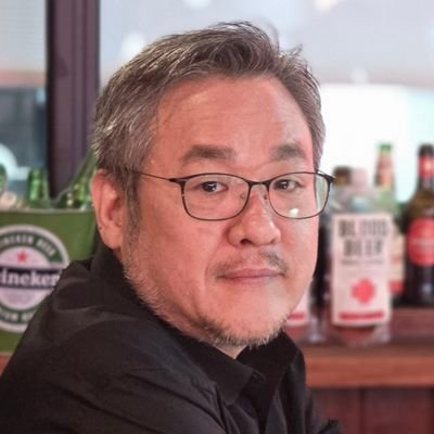 Korean film director - 인형사, 가문의 위기, 가문의 부활, 원스어폰어타임, 홍길동의 후예, 커플즈, 가문의 귀환, 옥수역 귀신, 완벽한 집 그리고 지금 10번 째 영화와 TV 드라마 준비 중입니다.