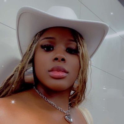 Leinyy_Nicole's profile picture. i before e except in Alein.