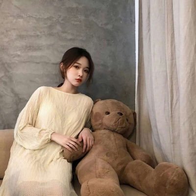 V9fRD5hpB1tbvj's profile picture. 