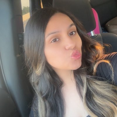 adrianalaraaaa's profile picture. Girl & Boy Mommy 💛