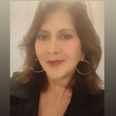La verdad siempre se halla en la simplicidad y no en la multiplicidad y confusión de las cosas. La vida no te enseña a ser fuerte, te obliga a serlo.