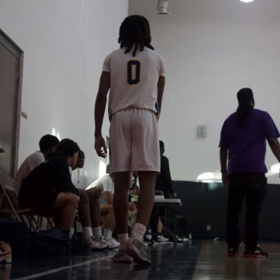 RAnderson94426's profile picture. Raphael Anderson| c/o 26|6’1 160Ibs|#813-494-6895|4.0 GPA