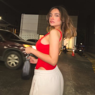 Hola mis vidas, escuchen “Daniela AD- BYE”. En todas las plataformas digitales ✨