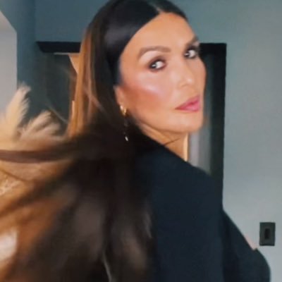 modelface123's profile picture. Latina ,Makeup Artist , You are either on my side, by my side, or in my f*cking way. Choose wisely