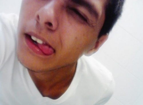 - Defeitos? alguns . Mas acredito que minhas qualidades superam esses defeitos.