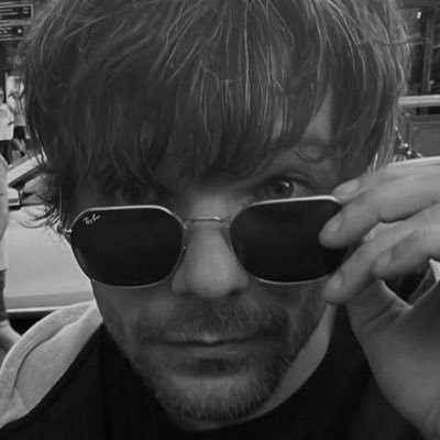 A place to just like sit and kind of like just admire what he’s like | OT5 | Creator and mod @1dsasfest @1dinfinityfest
