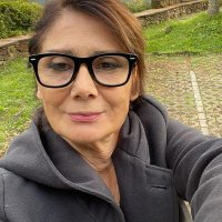 Luciana (@luciana1250835) 's Twitter Profile