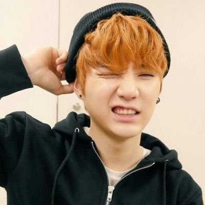 Todavía llorando por una foto 144p. Only bts 😼