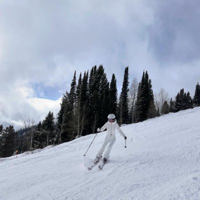 Skincare Visionary | Beauty Elevated | Confidence Crafter | American Journey | Alpine Devotee🏔️❄️