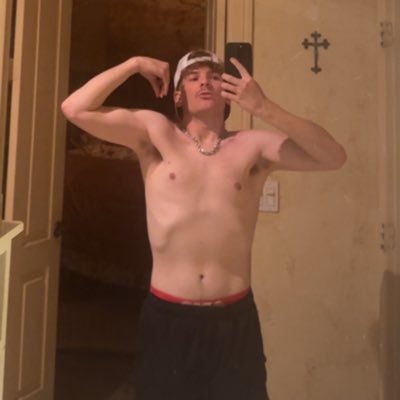 welcome to my wild side 🤫 21 /// bi /// top 0.9% 🏆 \\\ let’s talk on my OnlyFans 😈 ↙️