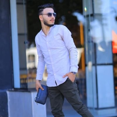 jw_zb75231's profile picture. أنا اللي عيني شافتو ايدي جابتو
ف تلاقيني عيني مليانه مش شبهكم
جعان!