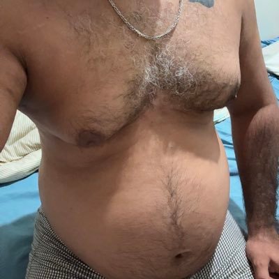 رجولي 🏳️🌈 من الكويت 🇰🇼 افضل العمر من 45 وفوق ويكون رجولي ويفضل المتروس المكرش او المعضل .. اعتذر من الضعاف والمتان وايد