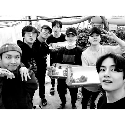 Its_not_yminnie's profile picture. 𝐈 𝐝𝐨𝐧’𝐭 𝐧𝐞𝐞𝐝 𝐚 𝐦𝐚𝐧 , 𝐣𝐮𝐬𝐭 𝐚𝐜𝐜𝐞𝐬𝐨𝐫𝐢𝐞𝐬 🧘🏻‍♀️🇲🇽