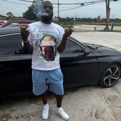 #FreeDaStrikers don’t take me seriously on this app whatever come to my head Ima say it and I’m prolly high relax last time making this