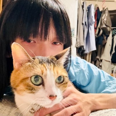 趣味で19年くらいドラム叩いてます。 仕事は眼科で視能訓練士をしています!新しい知見等を知るのは楽しいですね、何年経っても勉強は続けて行きたいです!Mrs.GREENAPPLEのFCに入ってます🍏 バベルの塔東京ファイナル参加します!!