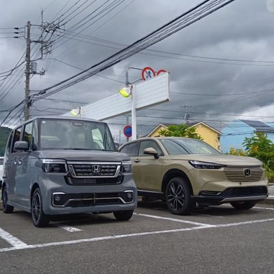 こんにちは😊ヴェゼル(RV)乗りです🚙色々繋がれたら嬉しいです😊
2025年2月からスーパーカブ110乗り✨🍎🐱