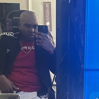I live in my office.
Not internet famous, but knowledgeable.
🅱️lessed.