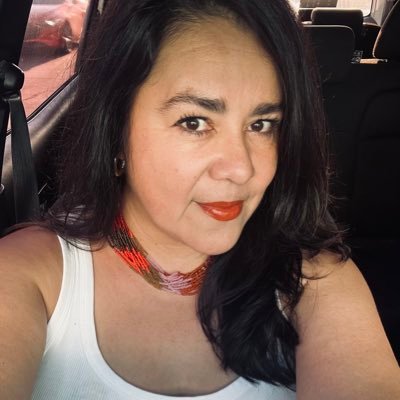 Mtra.en Gestión Cultural. bailarina y madre. 🌸 escribo de política cultural ✨ Opinión a título personal. 🧘🏻♀️ feminista 💜