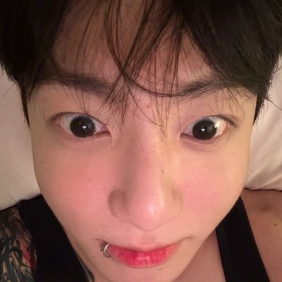 ✧FAN ACCOUNT✧ LOML=#KimTaehyung💖 ✧•Ot7 ⟭⟬•✧ | #taekook | #BTS = My paradise, my safe place, my comfort zone 💜| ✨shine✨dream✨smile✨(My soulmate:@rkhb10)